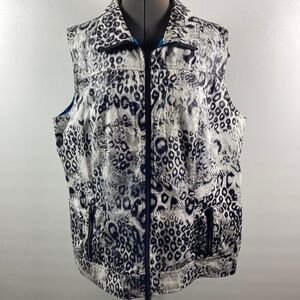 Multiples Vest Women Size 1X Black & White Yolk Front & Back Zipper Pockets